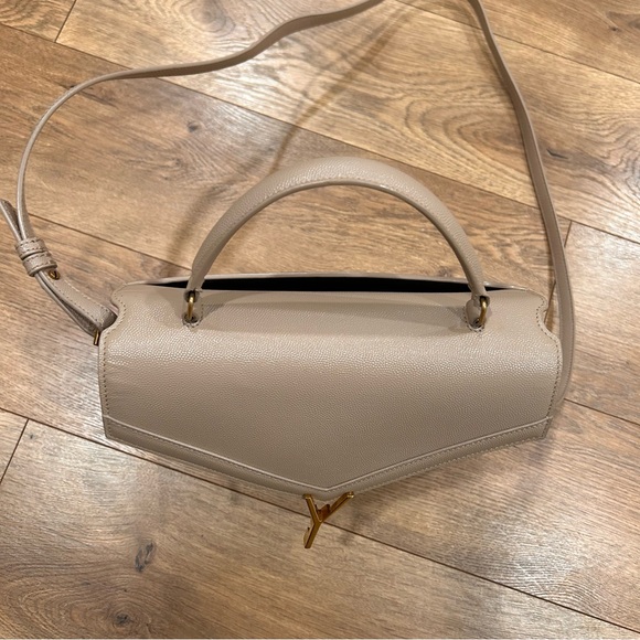 * SOLD * YVES SAINT LAURENT Cassandra Medium top handle bag - Picture 15 of 17